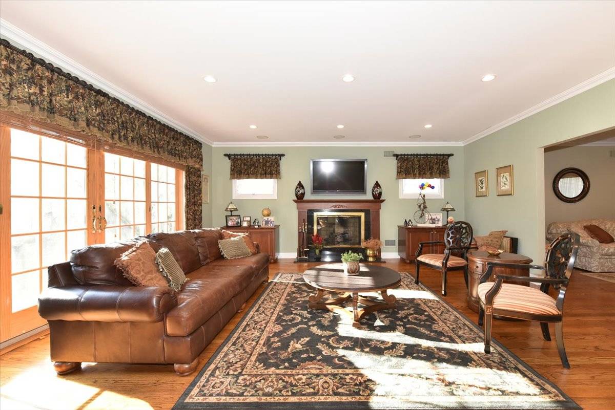 #13 photo, 92 Amherst Street, নাসাউ কাউন্টি Garden City , NY 11530