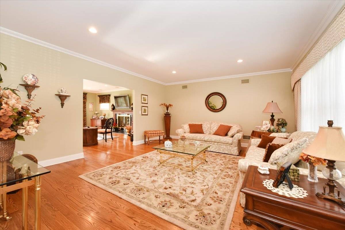 #8 photo, 92 Amherst Street, নাসাউ কাউন্টি Garden City , NY 11530