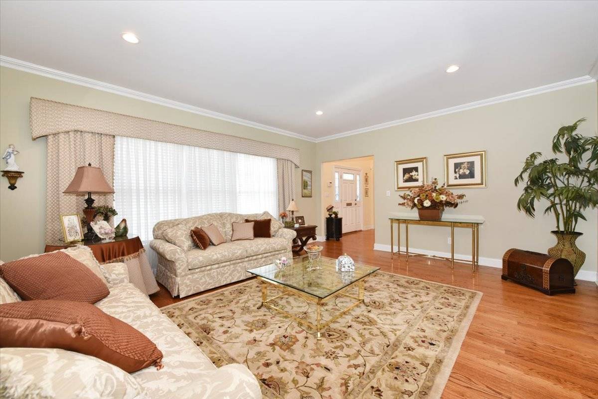 #9 photo, 92 Amherst Street, নাসাউ কাউন্টি Garden City , NY 11530