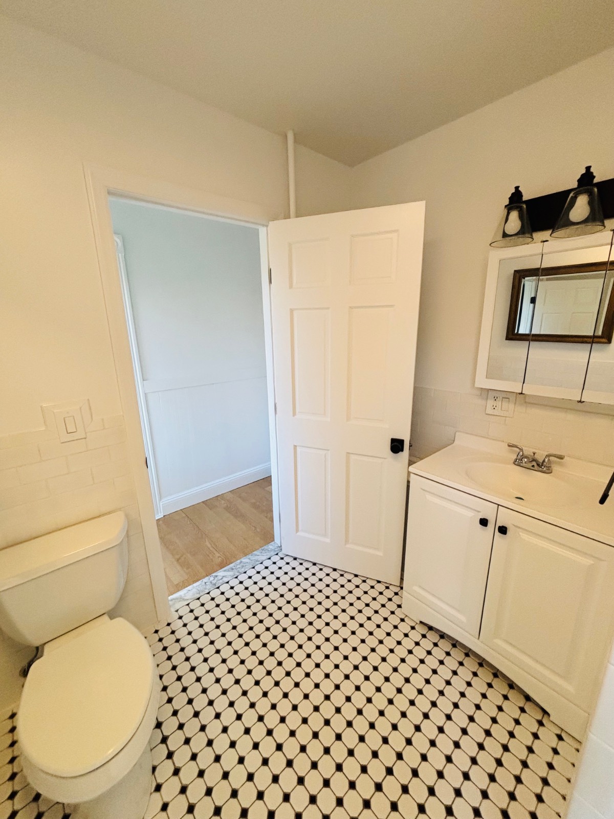 #7 photo, 420 Littleworth Ln, #8, Sea Cliff , NY 11579