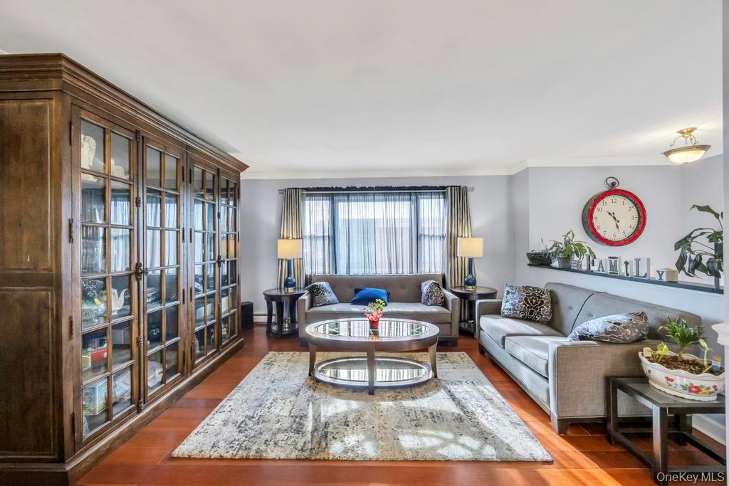 #10 photo, 57 New South Road, নাসাউ কাউন্টি Hicksville , NY 11801