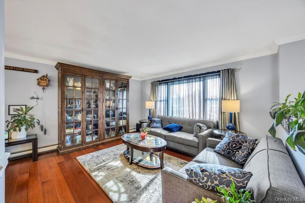 #11 photo, 57 New South Road, নাসাউ কাউন্টি Hicksville , NY 11801