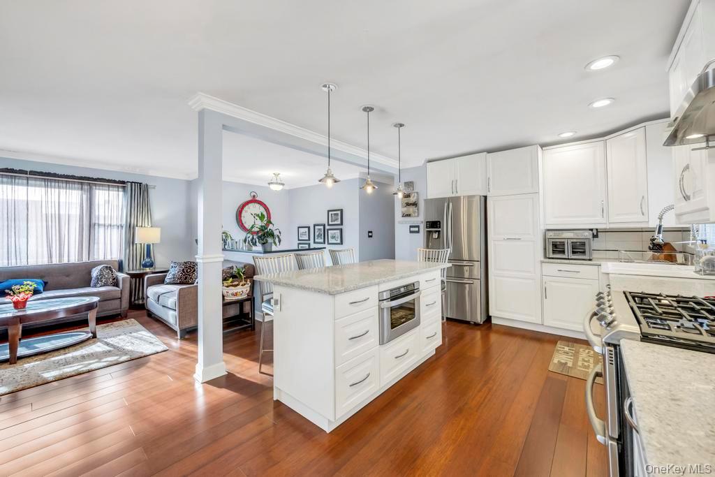 #15 photo, 57 New South Road, নাসাউ কাউন্টি Hicksville , NY 11801