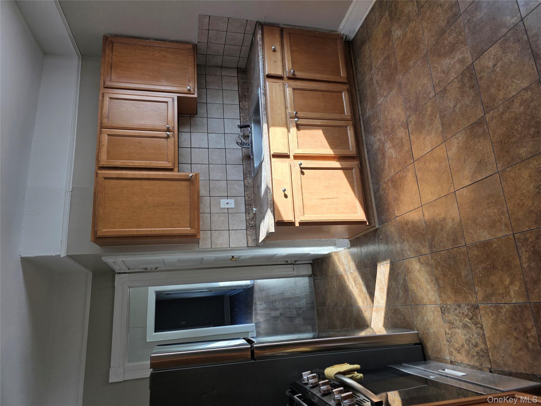 #5 photo, 18 Davis Street, Poughkeepsie , NY 12601