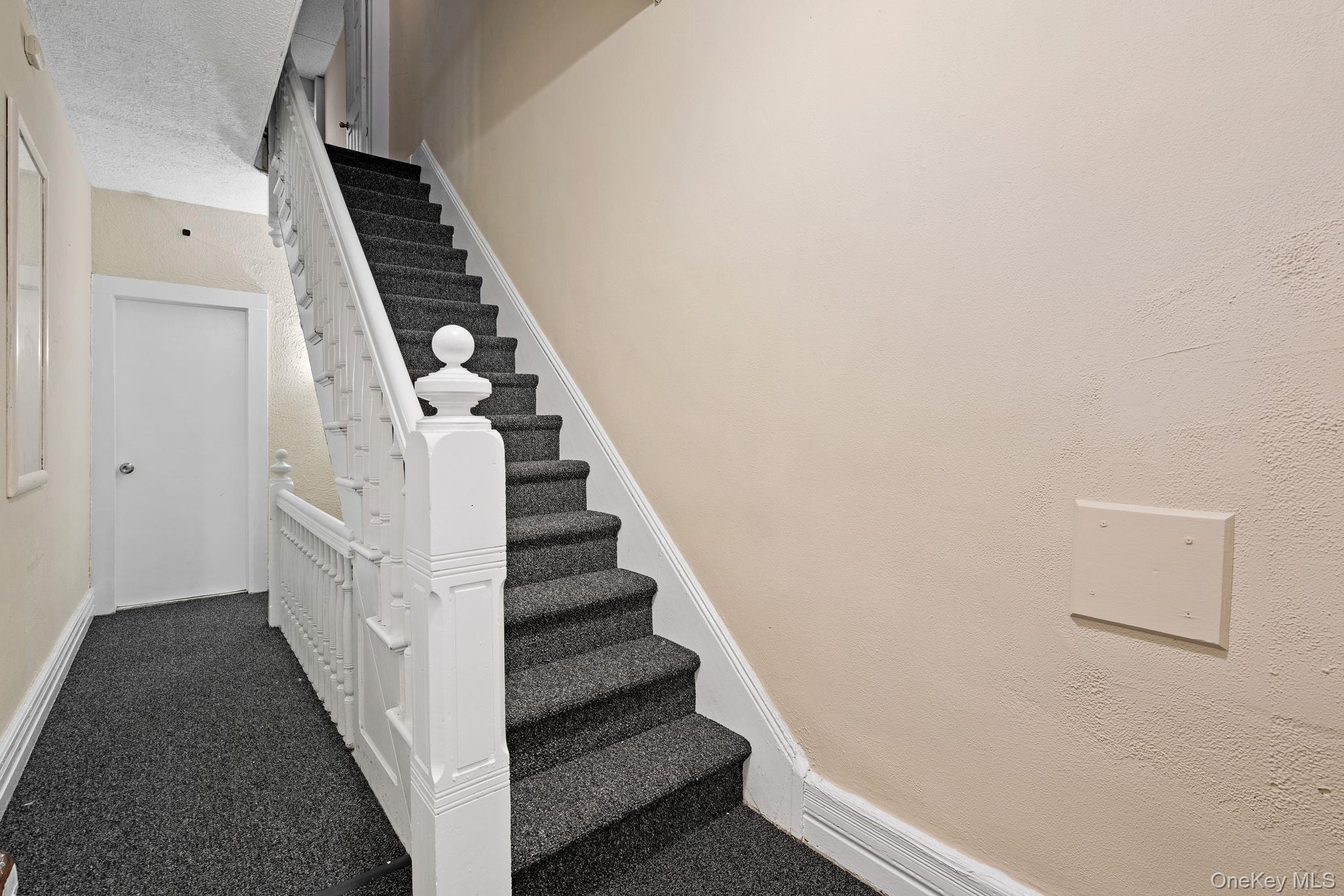 #2 photo, 61 Overlook Place, Newburgh , NY 12550