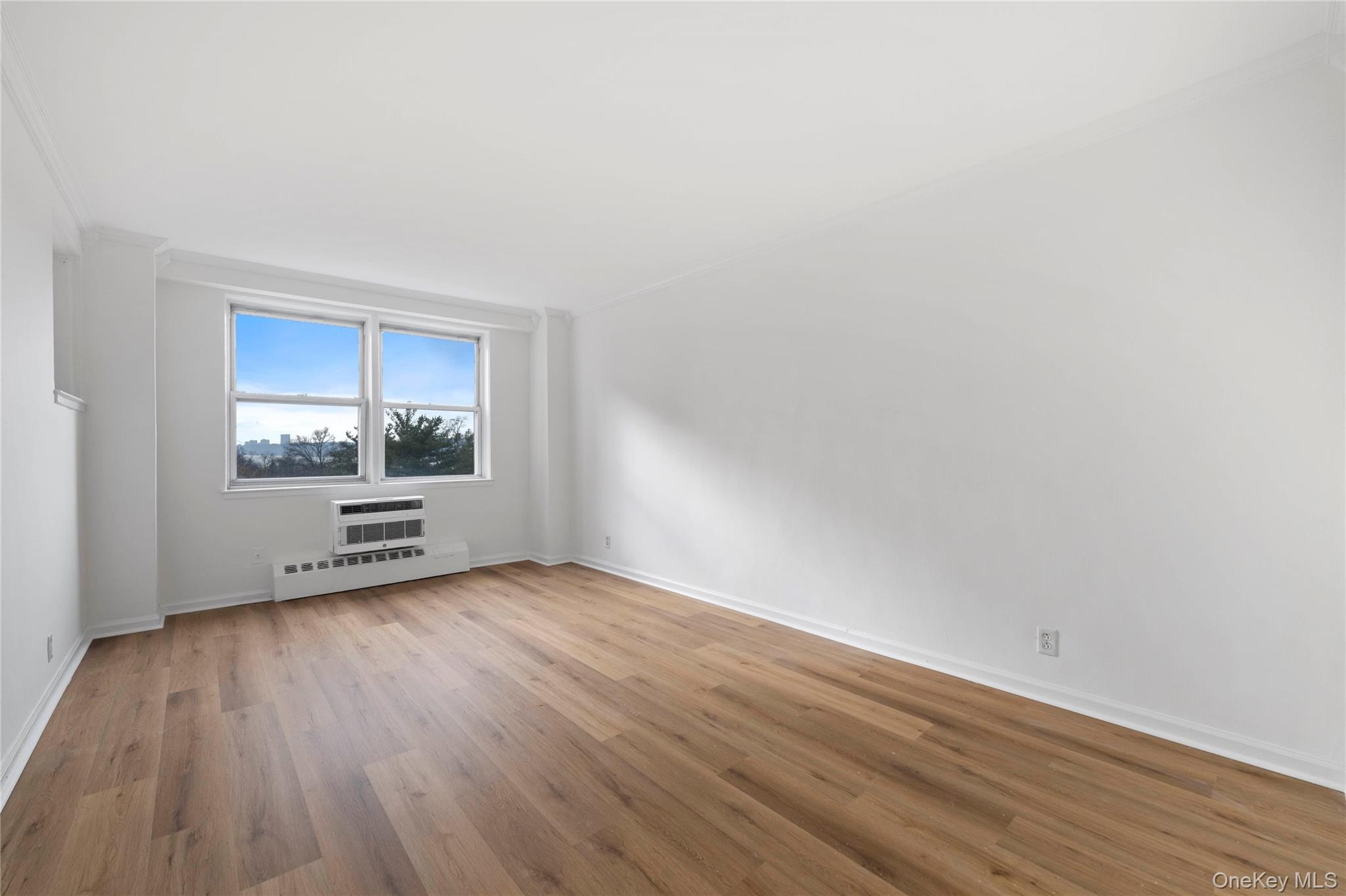 #4 photo, 5900 Arlington Avenue, Bronx , NY 10471