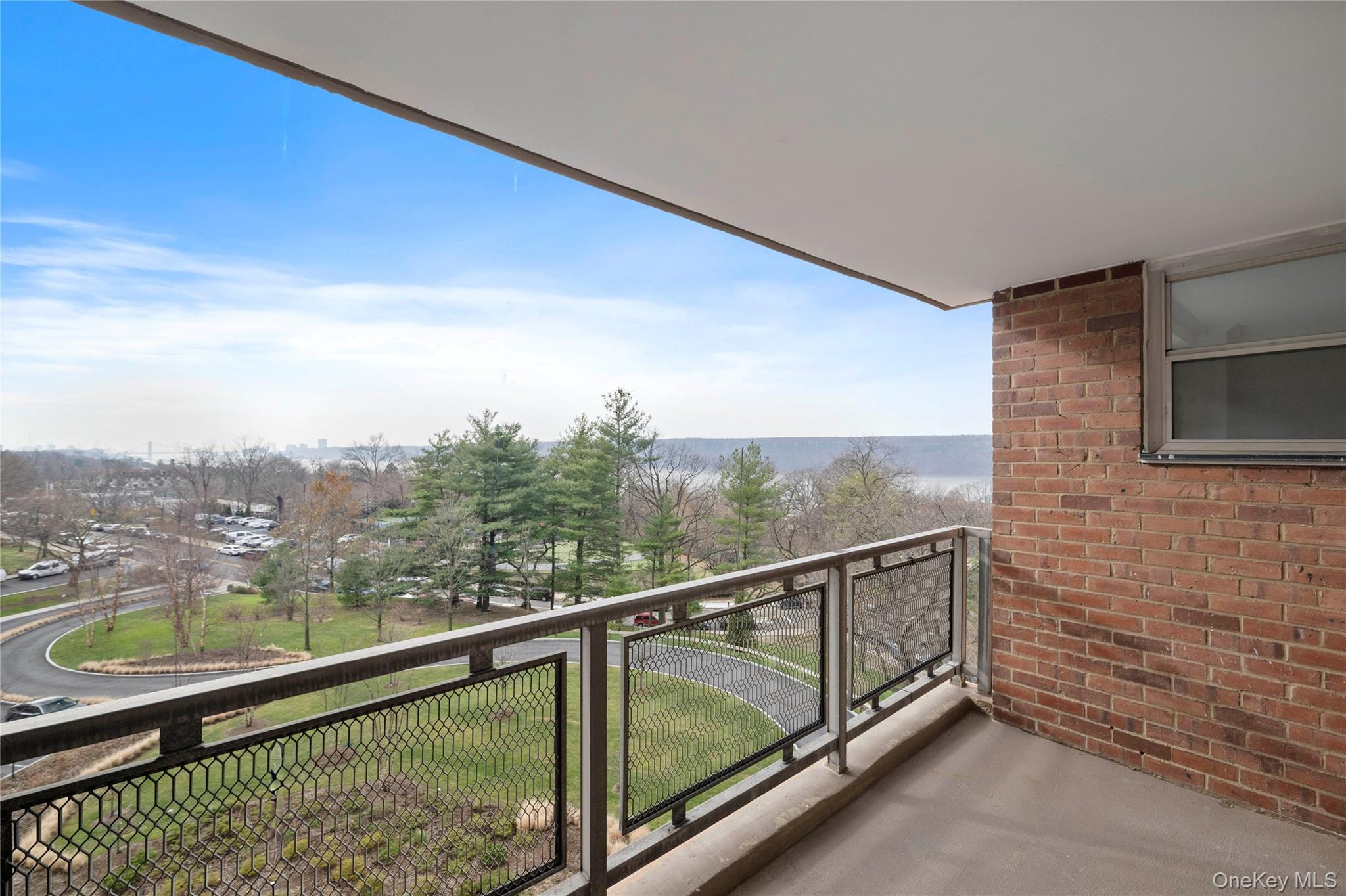 #7 photo, 5900 Arlington Avenue, Bronx , NY 10471