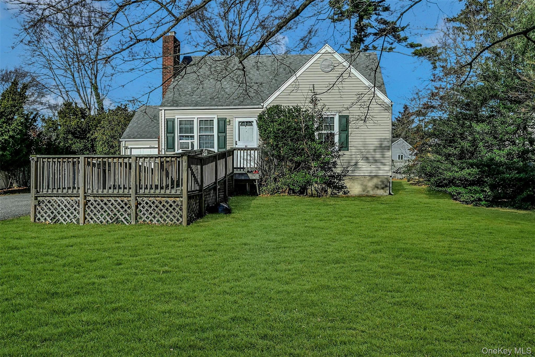 #1 photo, 11 Doxsee Place, Islip , NY 11751