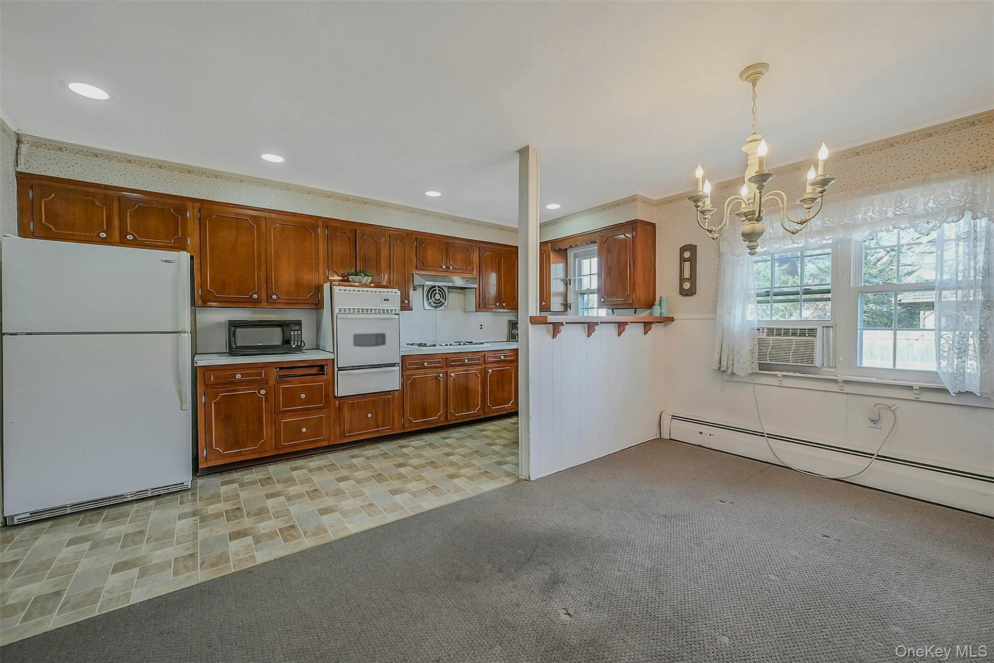 #10 photo, 11 Doxsee Place, Islip , NY 11751