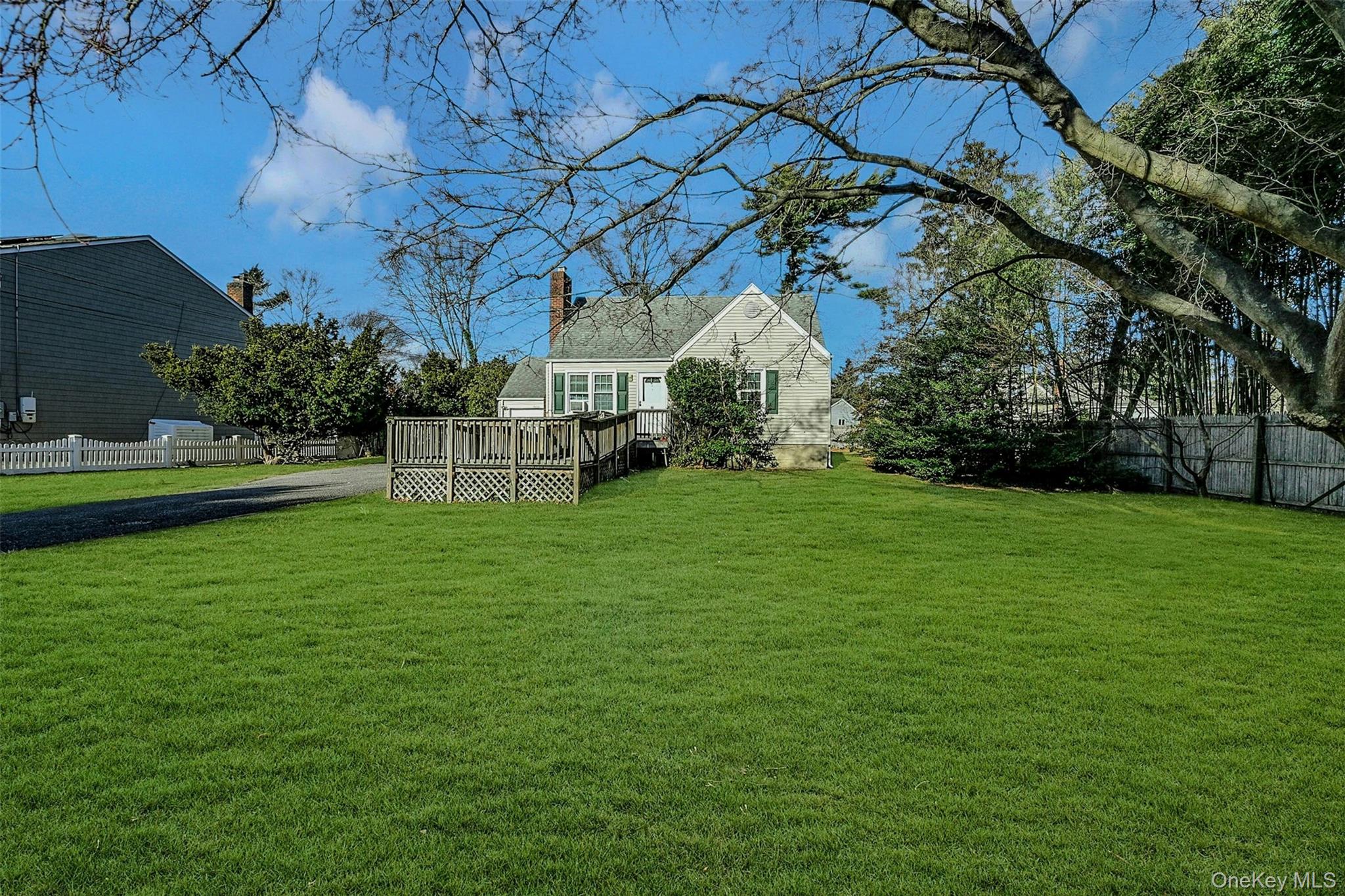 #2 photo, 11 Doxsee Place, Islip , NY 11751