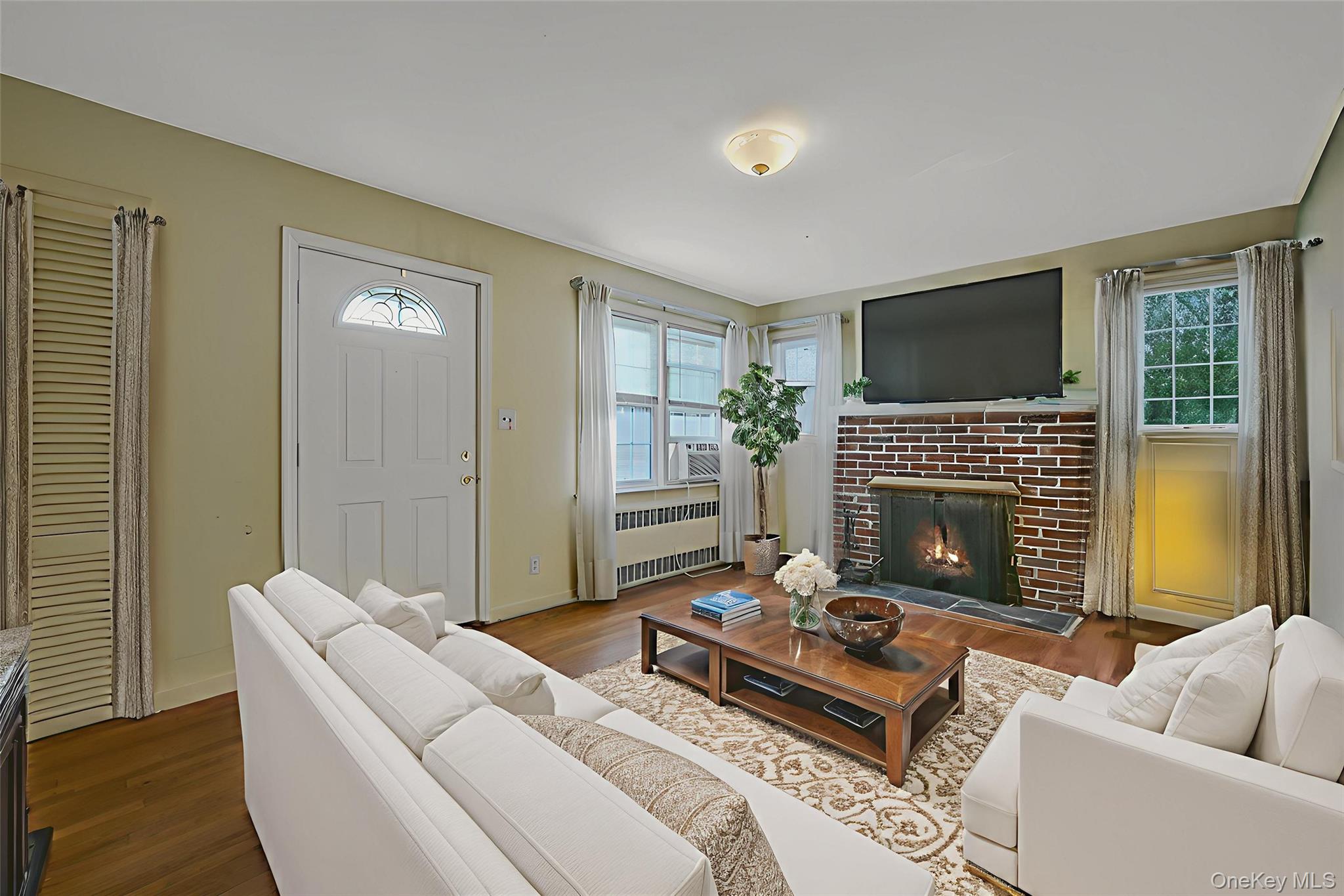 #4 photo, 11 Doxsee Place, Islip , NY 11751