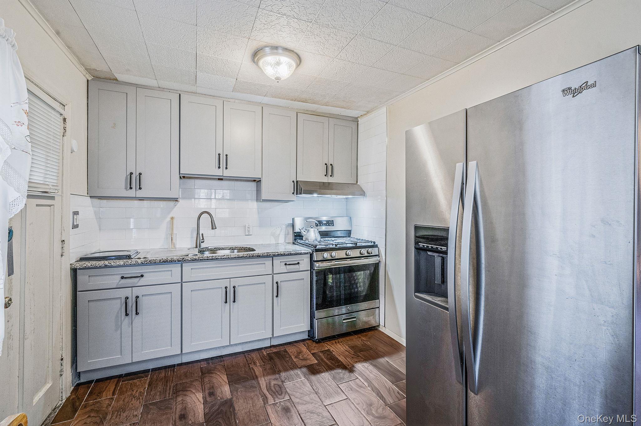 #10 photo, 206 W Marshall Street, Hempstead , NY 11550