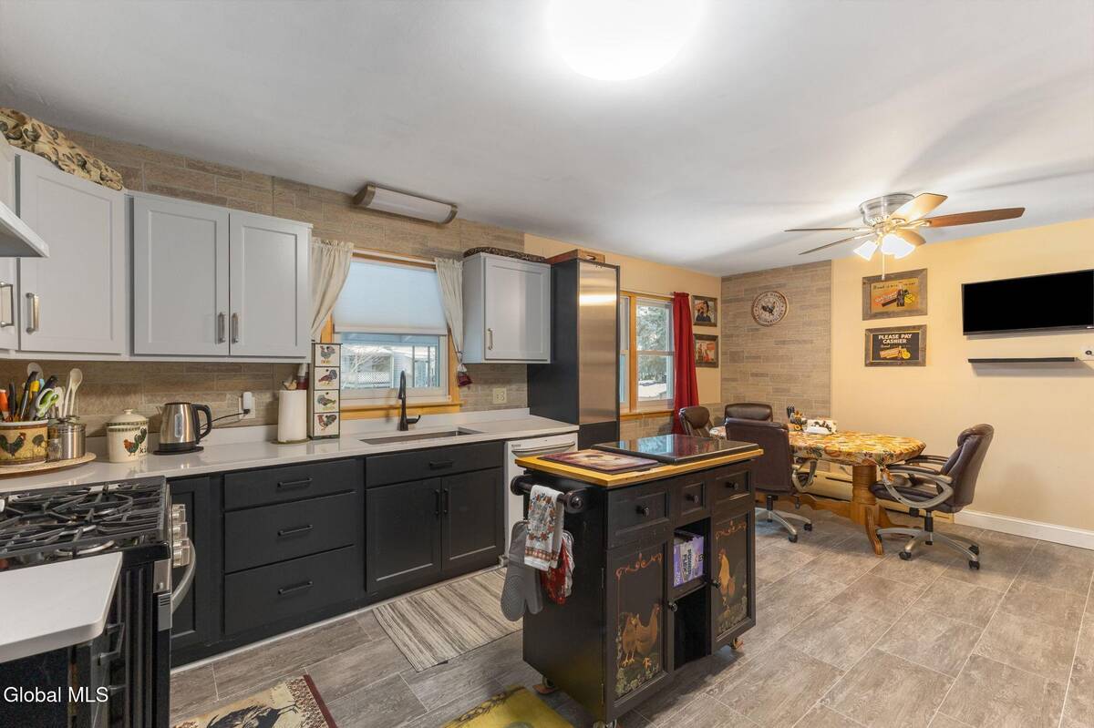 #14 photo, 150 Lancaster Street, Cohoes , NY 12047