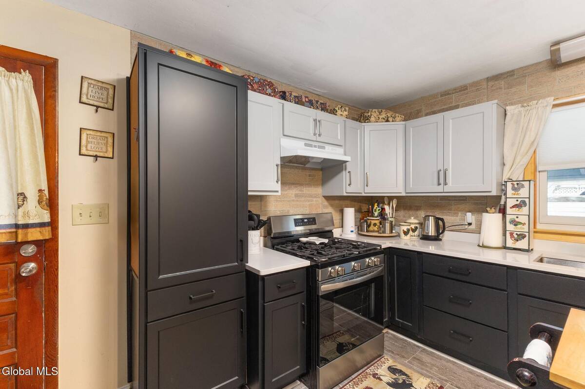 #15 photo, 150 Lancaster Street, Cohoes , NY 12047