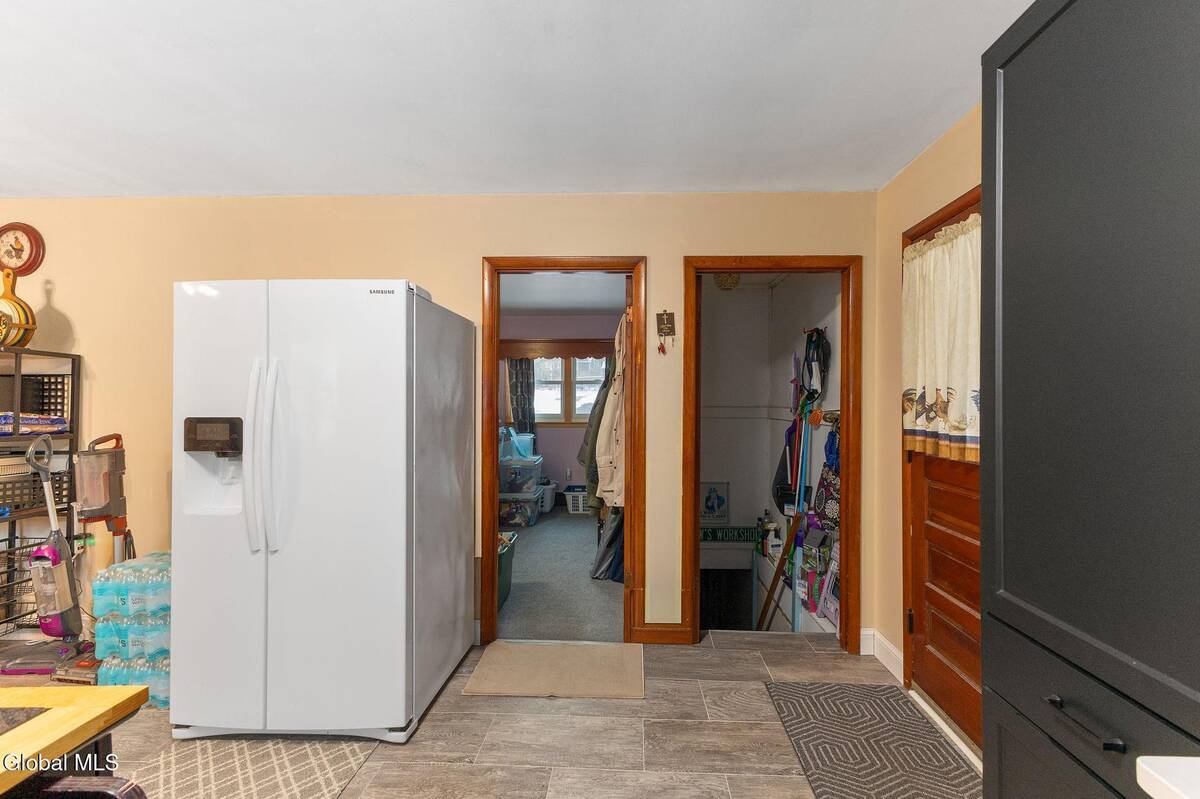 #16 photo, 150 Lancaster Street, Cohoes , NY 12047