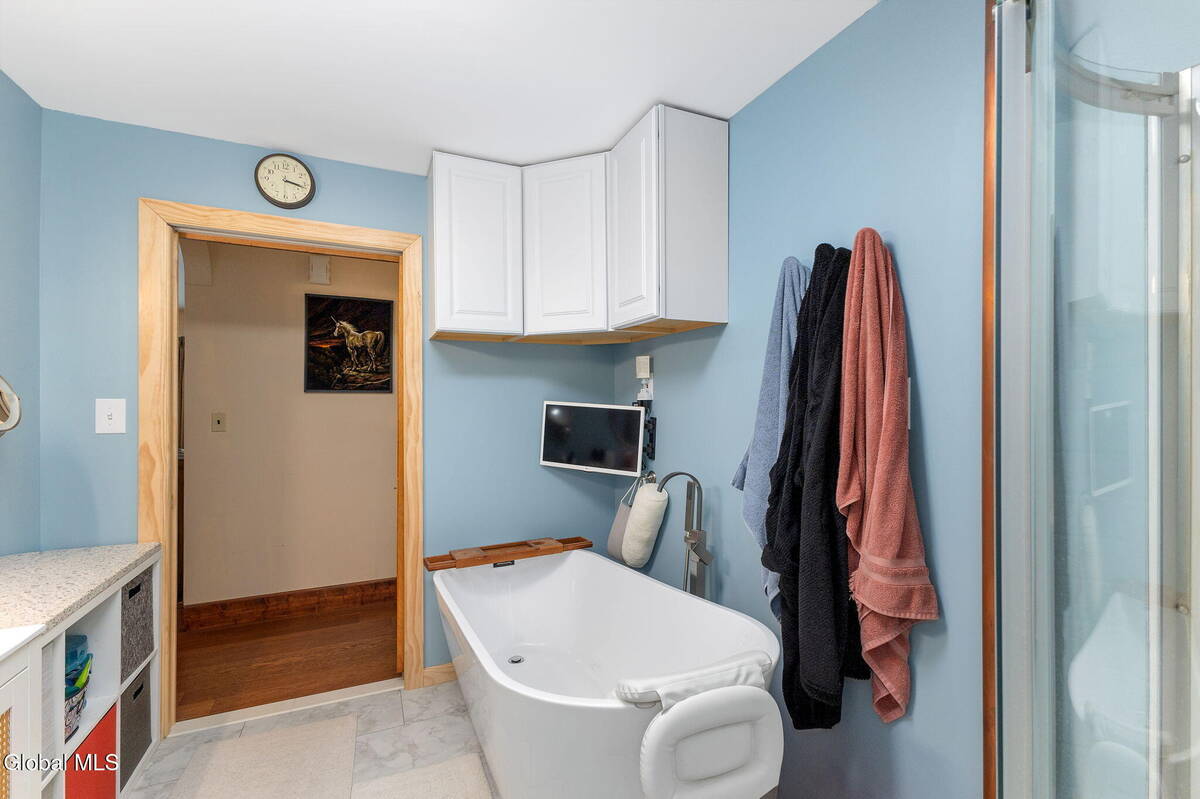 #18 photo, 150 Lancaster Street, Cohoes , NY 12047