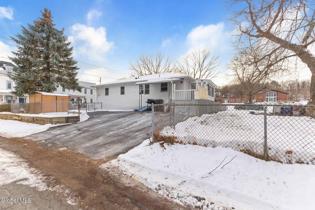 #30 photo, 150 Lancaster Street, Cohoes , NY 12047