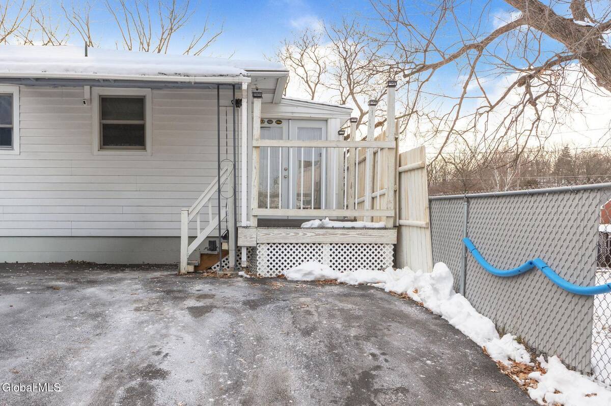 #31 photo, 150 Lancaster Street, Cohoes , NY 12047