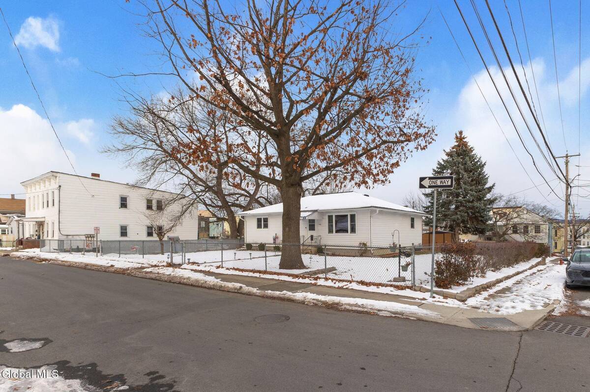 #4 photo, 150 Lancaster Street, Cohoes , NY 12047