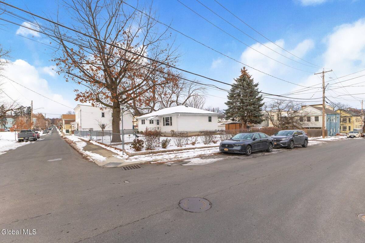 #5 photo, 150 Lancaster Street, Cohoes , NY 12047