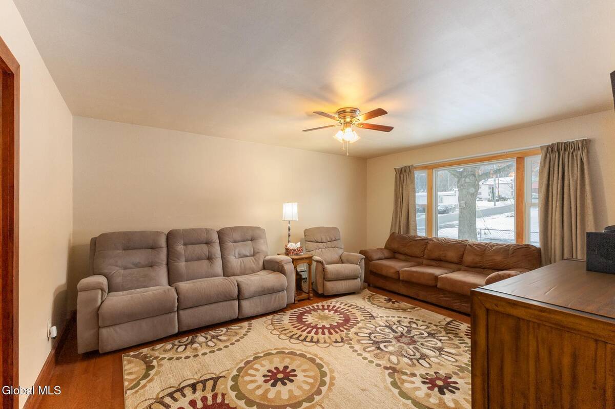 #8 photo, 150 Lancaster Street, Cohoes , NY 12047