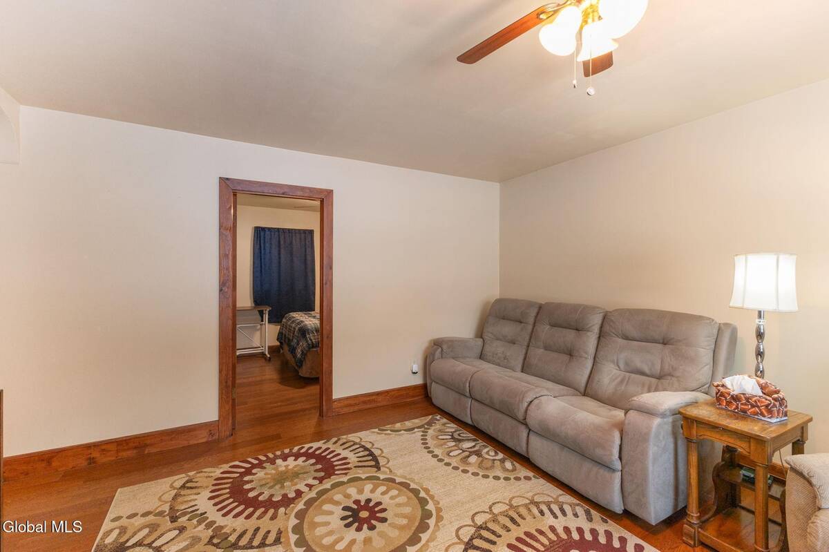 #9 photo, 150 Lancaster Street, Cohoes , NY 12047