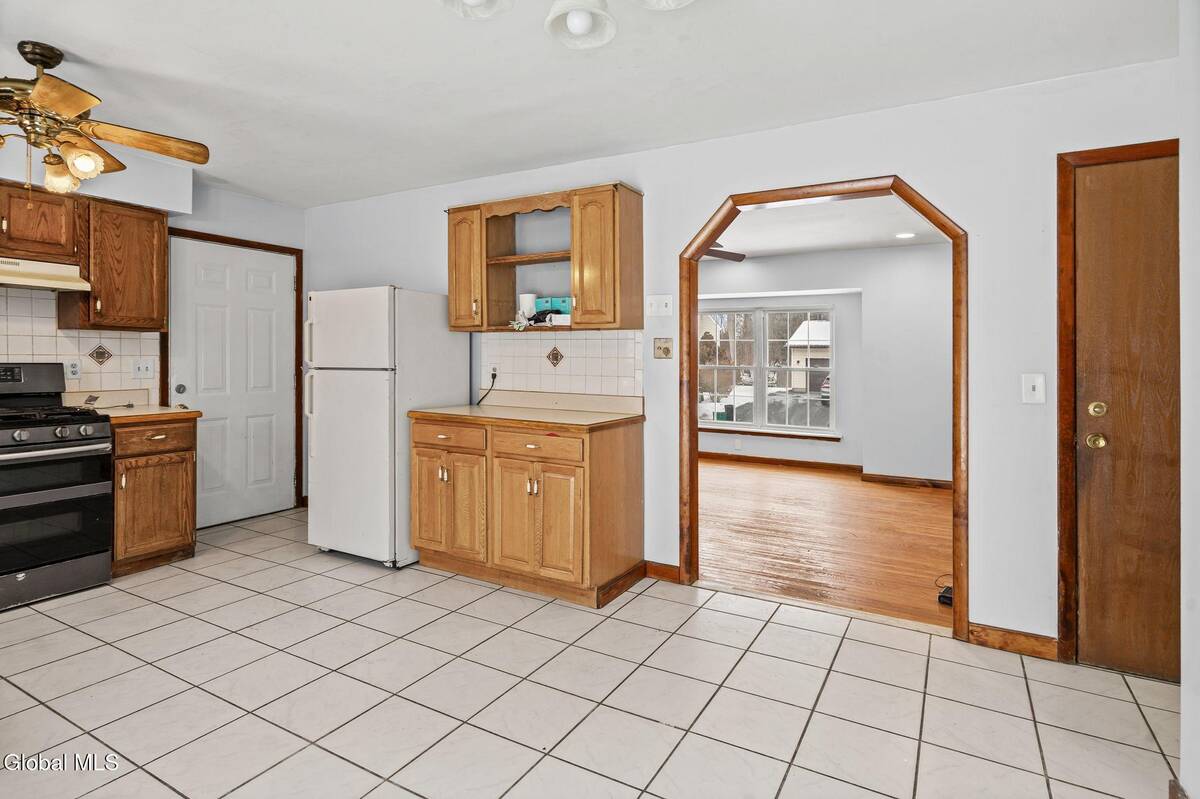 #13 photo, 8 Allyson Court, Colonie , NY 12205