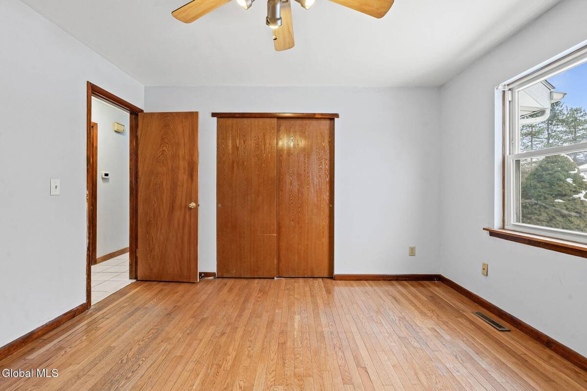 #20 photo, 8 Allyson Court, Colonie , NY 12205