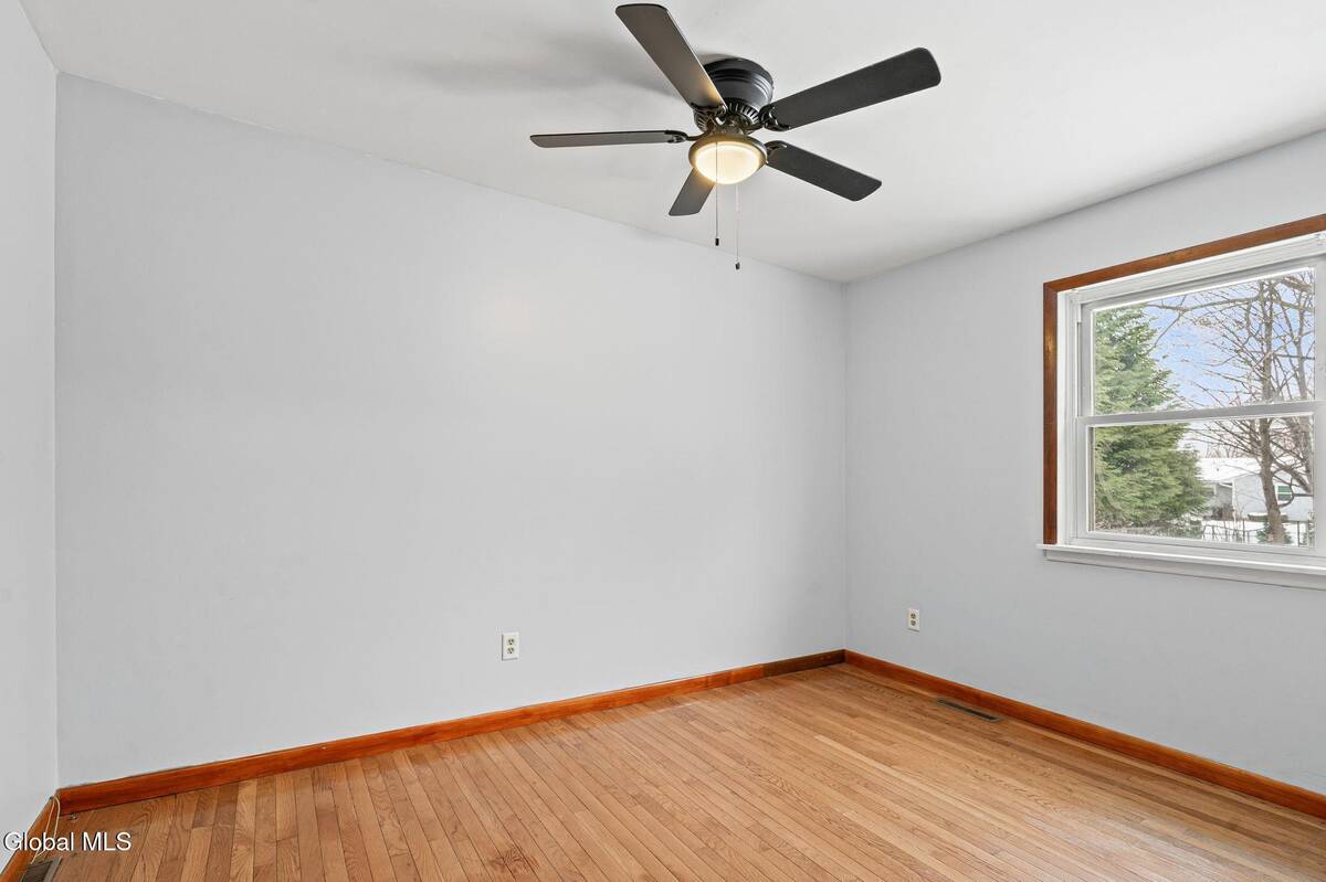 #23 photo, 8 Allyson Court, Colonie , NY 12205