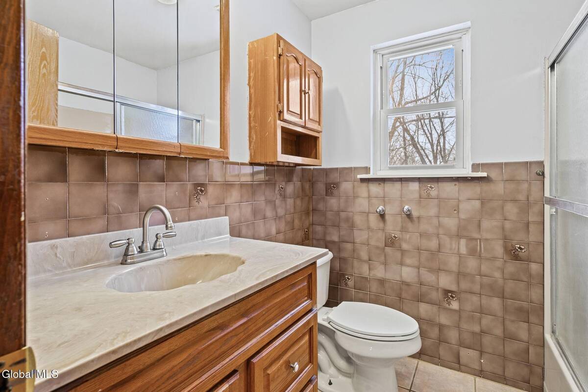 #24 photo, 8 Allyson Court, Colonie , NY 12205