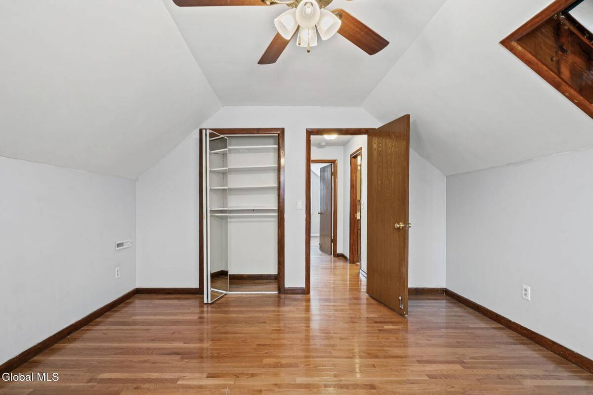 #27 photo, 8 Allyson Court, Colonie , NY 12205