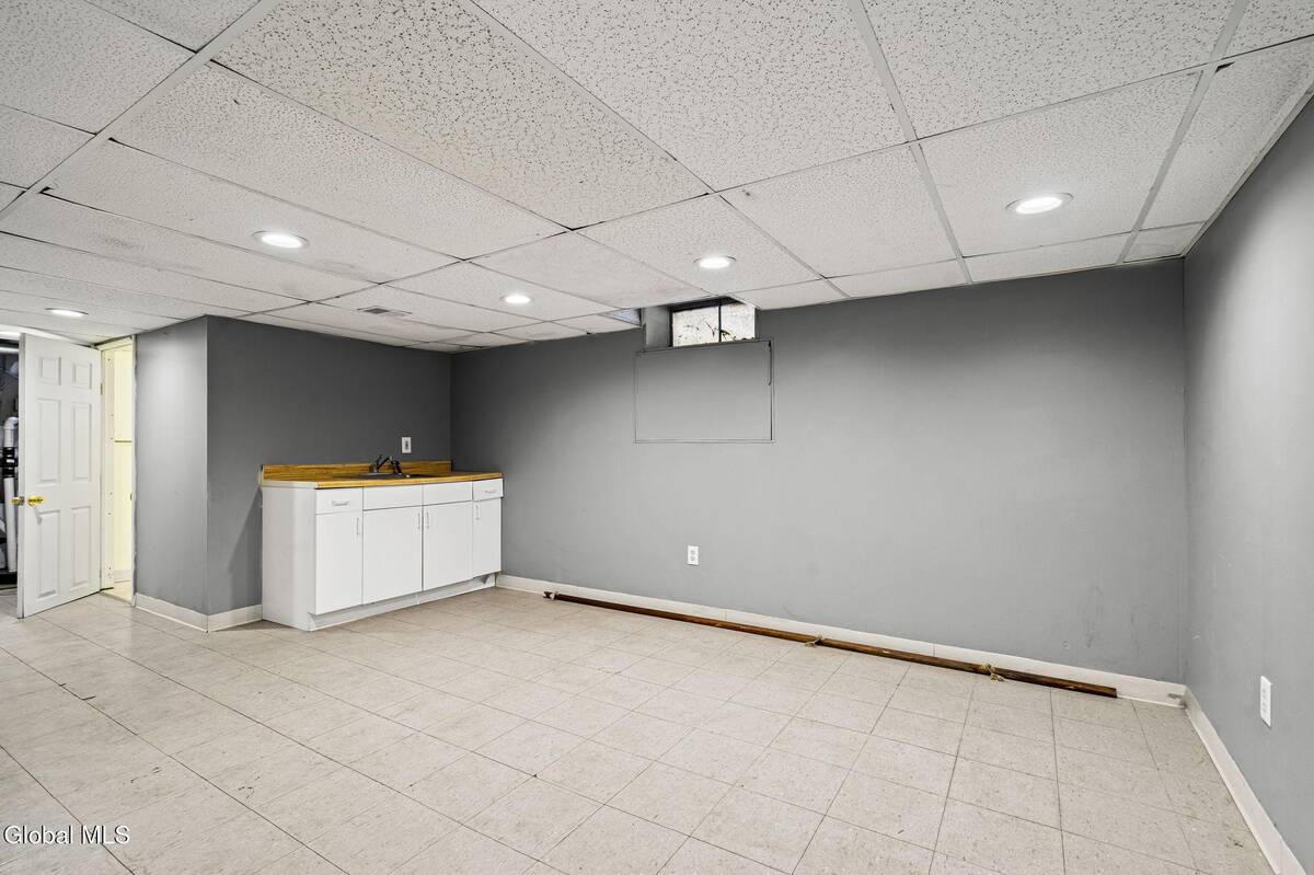 #30 photo, 8 Allyson Court, Colonie , NY 12205