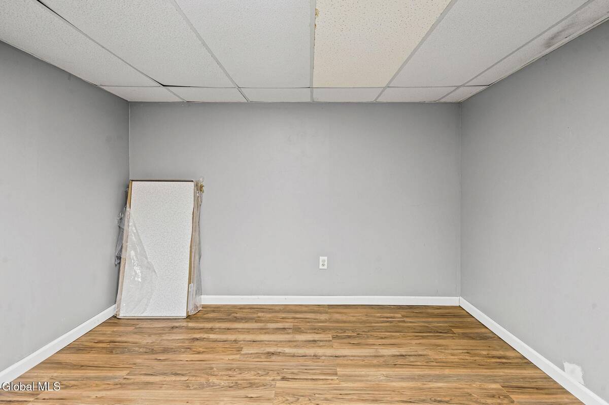 #34 photo, 8 Allyson Court, Colonie , NY 12205