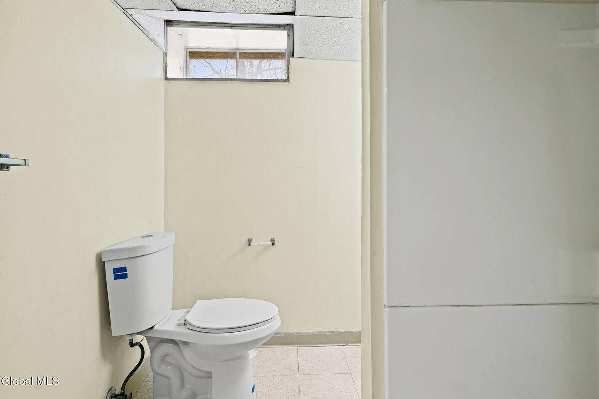 #36 photo, 8 Allyson Court, Colonie , NY 12205