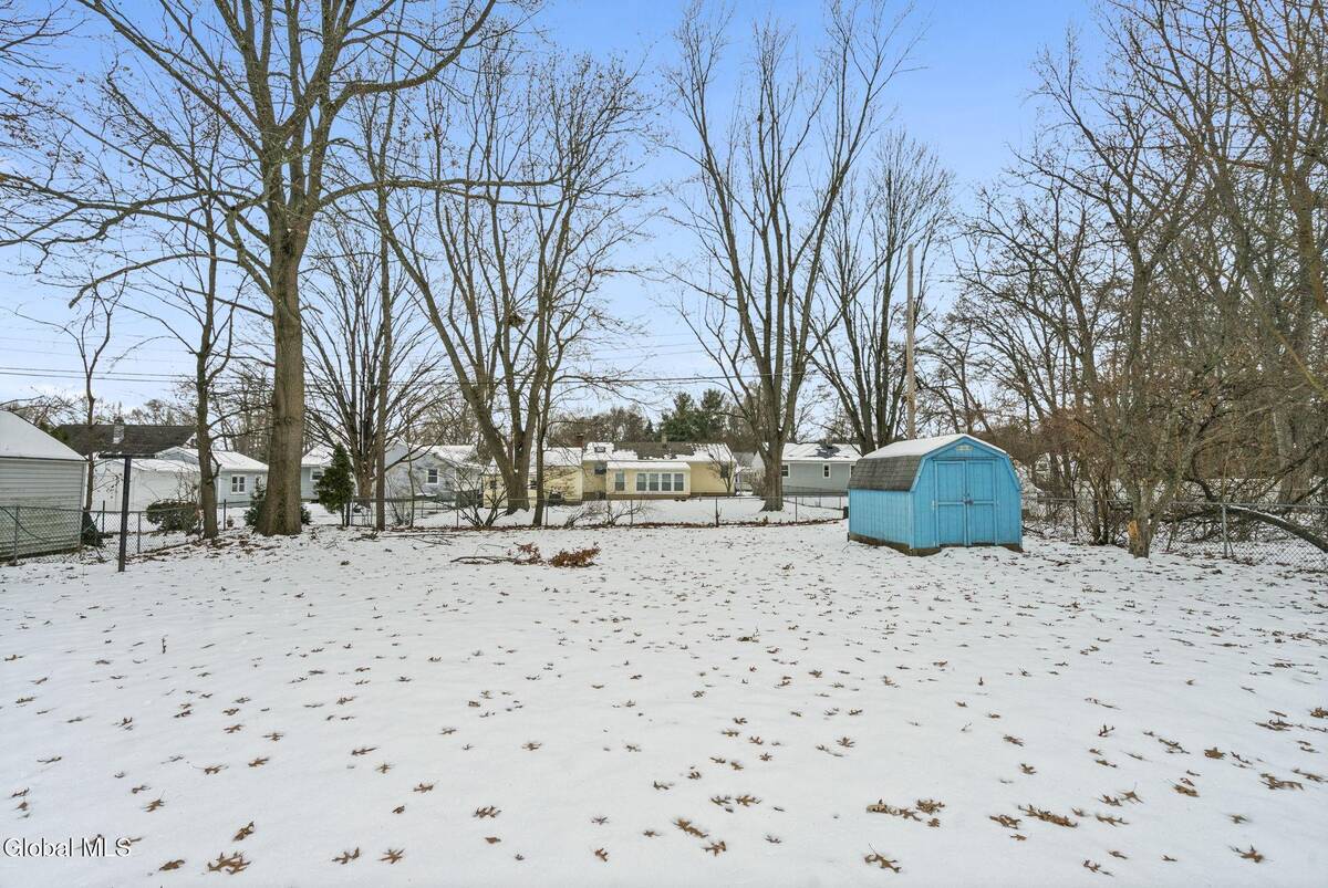 #5 photo, 8 Allyson Court, Colonie , NY 12205