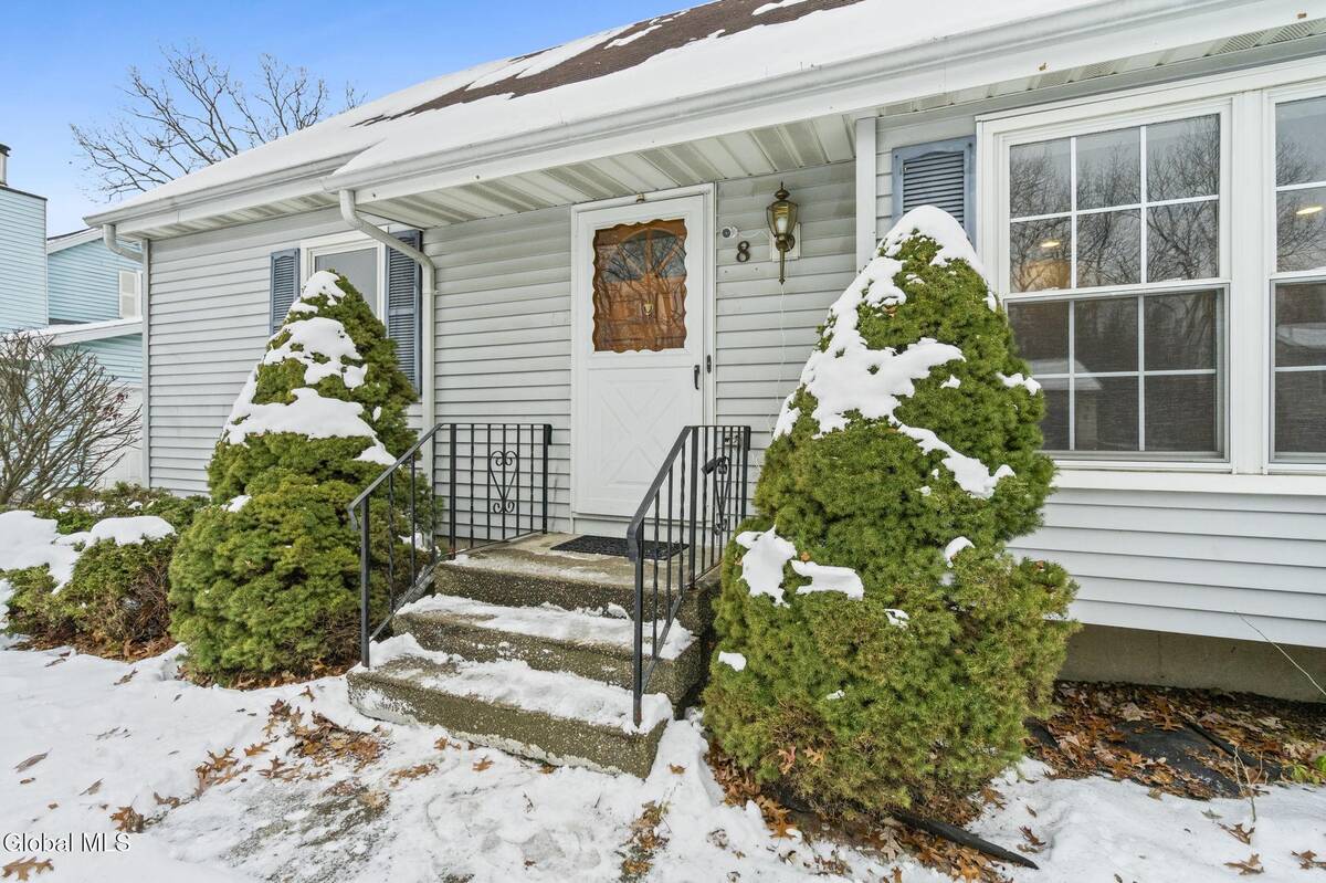 #8 photo, 8 Allyson Court, Colonie , NY 12205