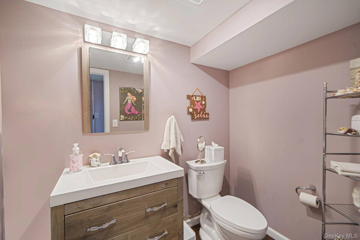 #14 photo, 386 33rd Street, Lindenhurst , NY 11757