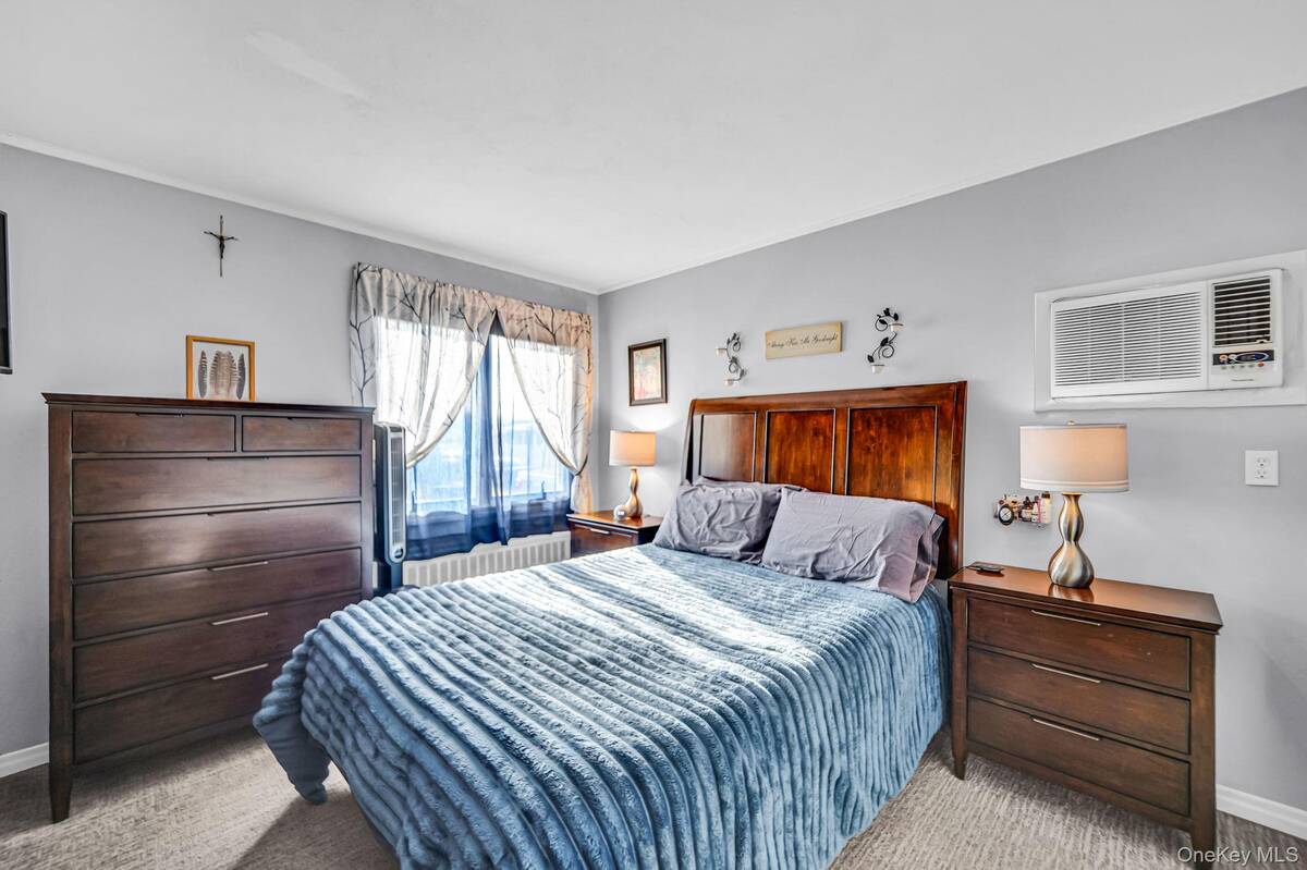 #7 photo, 386 33rd Street, Lindenhurst , NY 11757