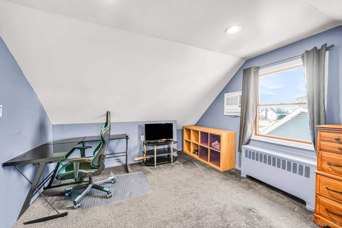 #9 photo, 386 33rd Street, Lindenhurst , NY 11757