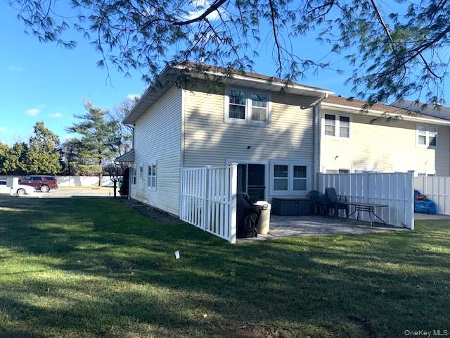 #3 photo, 11 Gazebo Lane, Holtsville , NY 11742