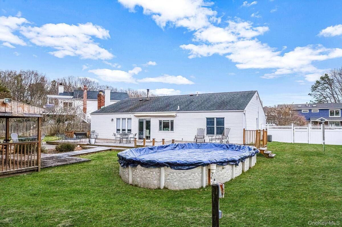 #15 photo, 32 San Rafael Avenue, Holbrook , NY 11741