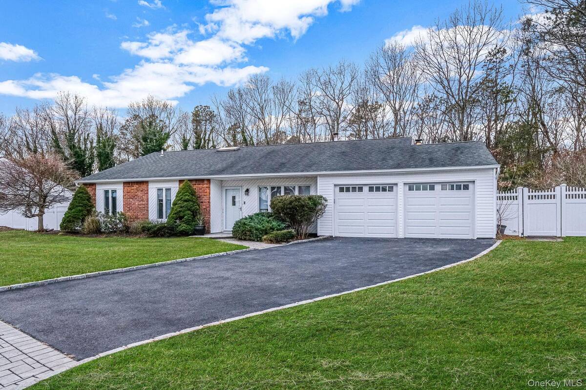 #2 photo, 32 San Rafael Avenue, Holbrook , NY 11741