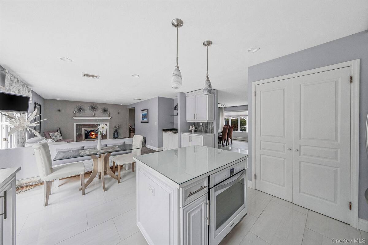 #26 photo, 32 San Rafael Avenue, Holbrook , NY 11741