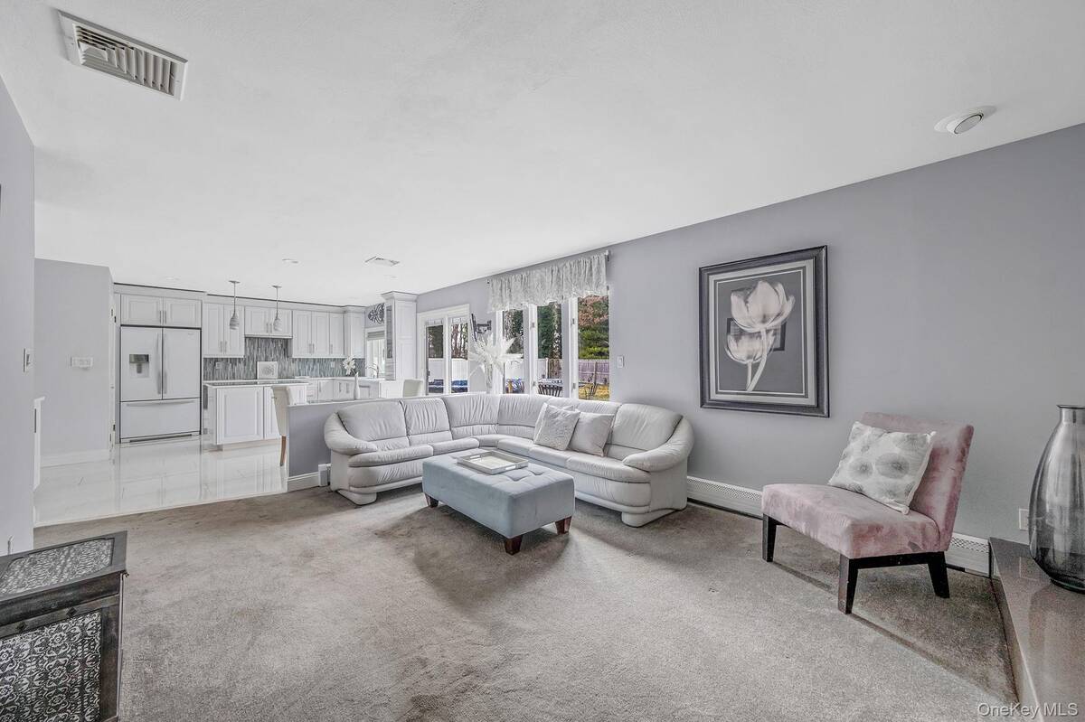 #30 photo, 32 San Rafael Avenue, Holbrook , NY 11741