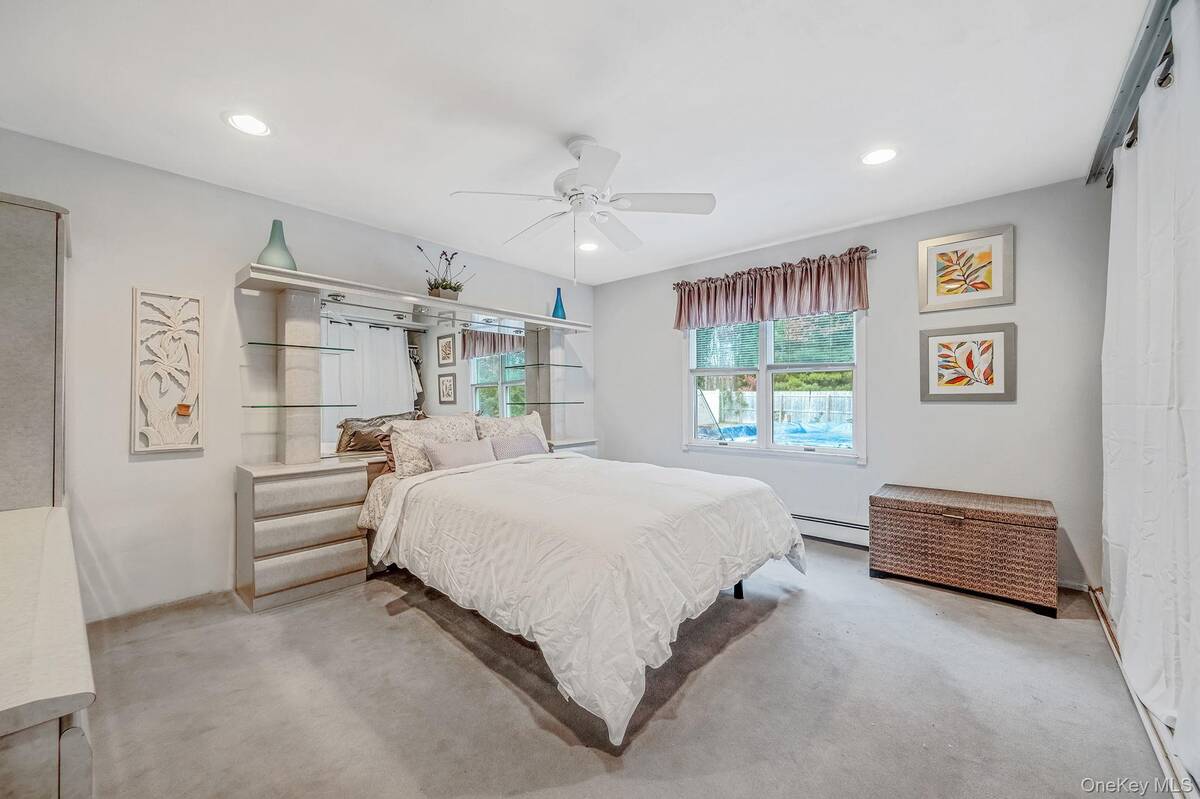 #36 photo, 32 San Rafael Avenue, Holbrook , NY 11741