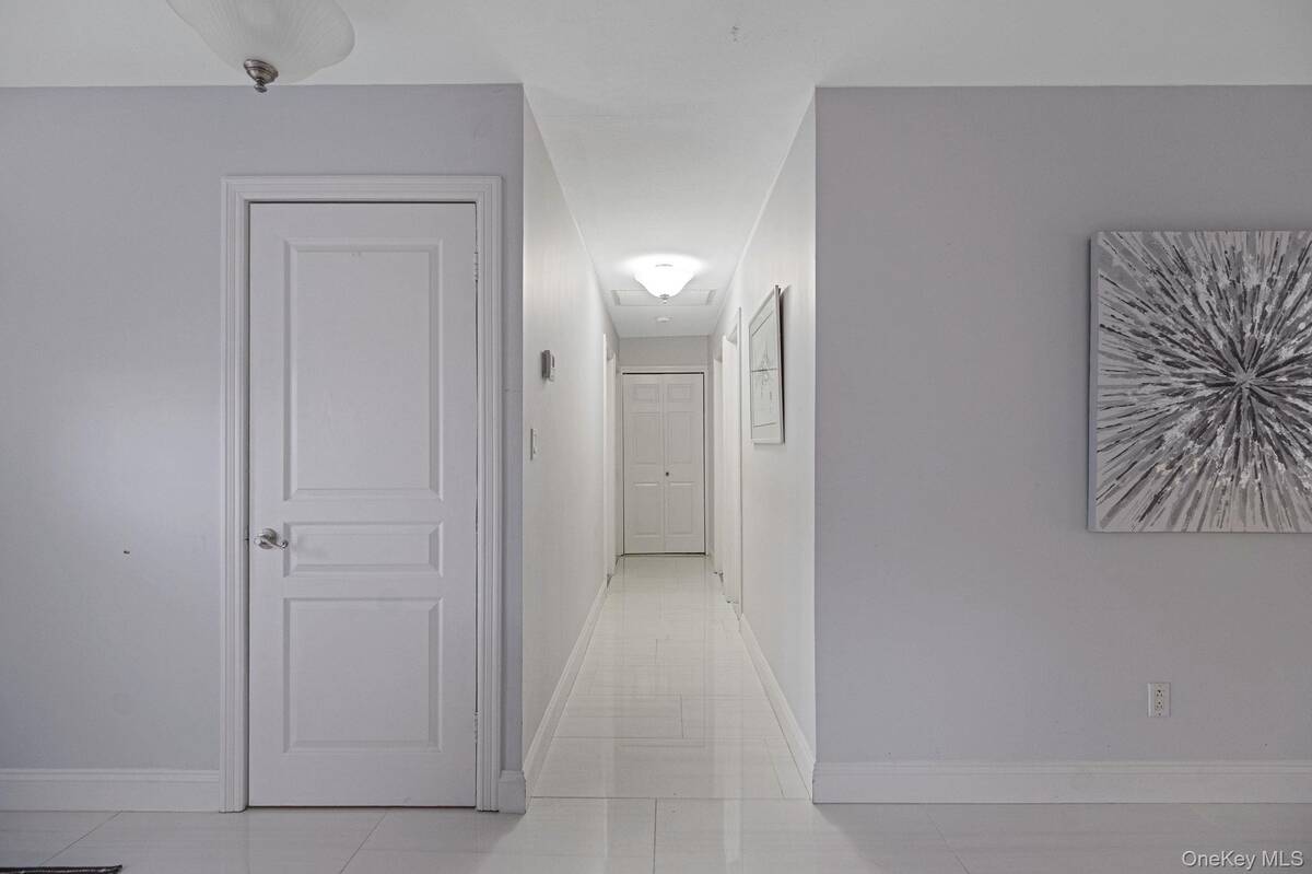 #43 photo, 32 San Rafael Avenue, Holbrook , NY 11741