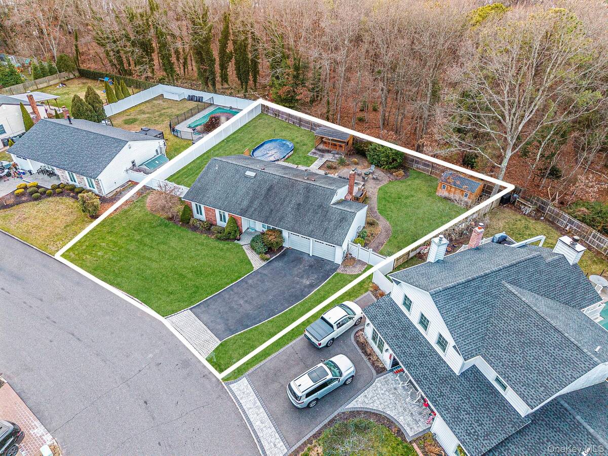 #9 photo, 32 San Rafael Avenue, Holbrook , NY 11741