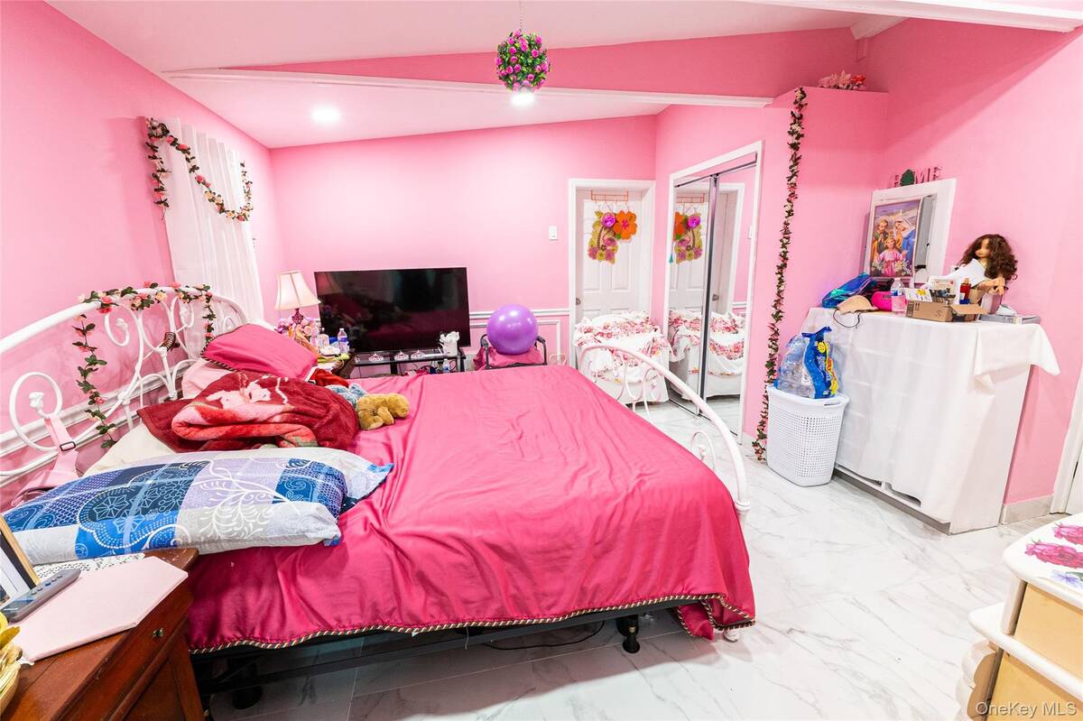 #18 photo, 163 Orchard Road, East Patchogue , NY 11772