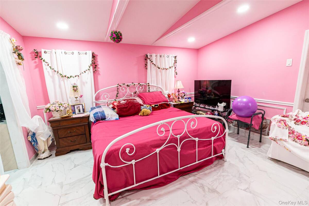 #19 photo, 163 Orchard Road, East Patchogue , NY 11772