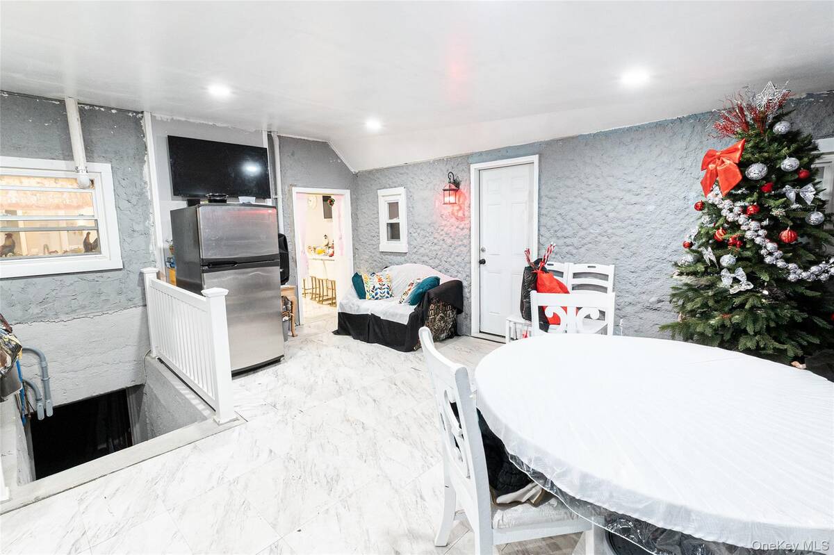 #7 photo, 163 Orchard Road, East Patchogue , NY 11772